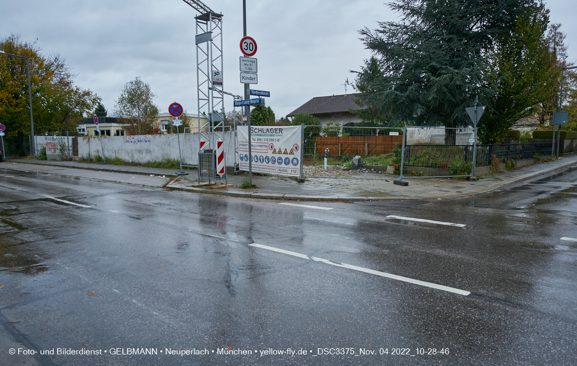 04.11.2022 - Baustelle an der Niederalmstraße 16 und Hugo-Lang-Bogen 13 in Neuperlach-Trudering